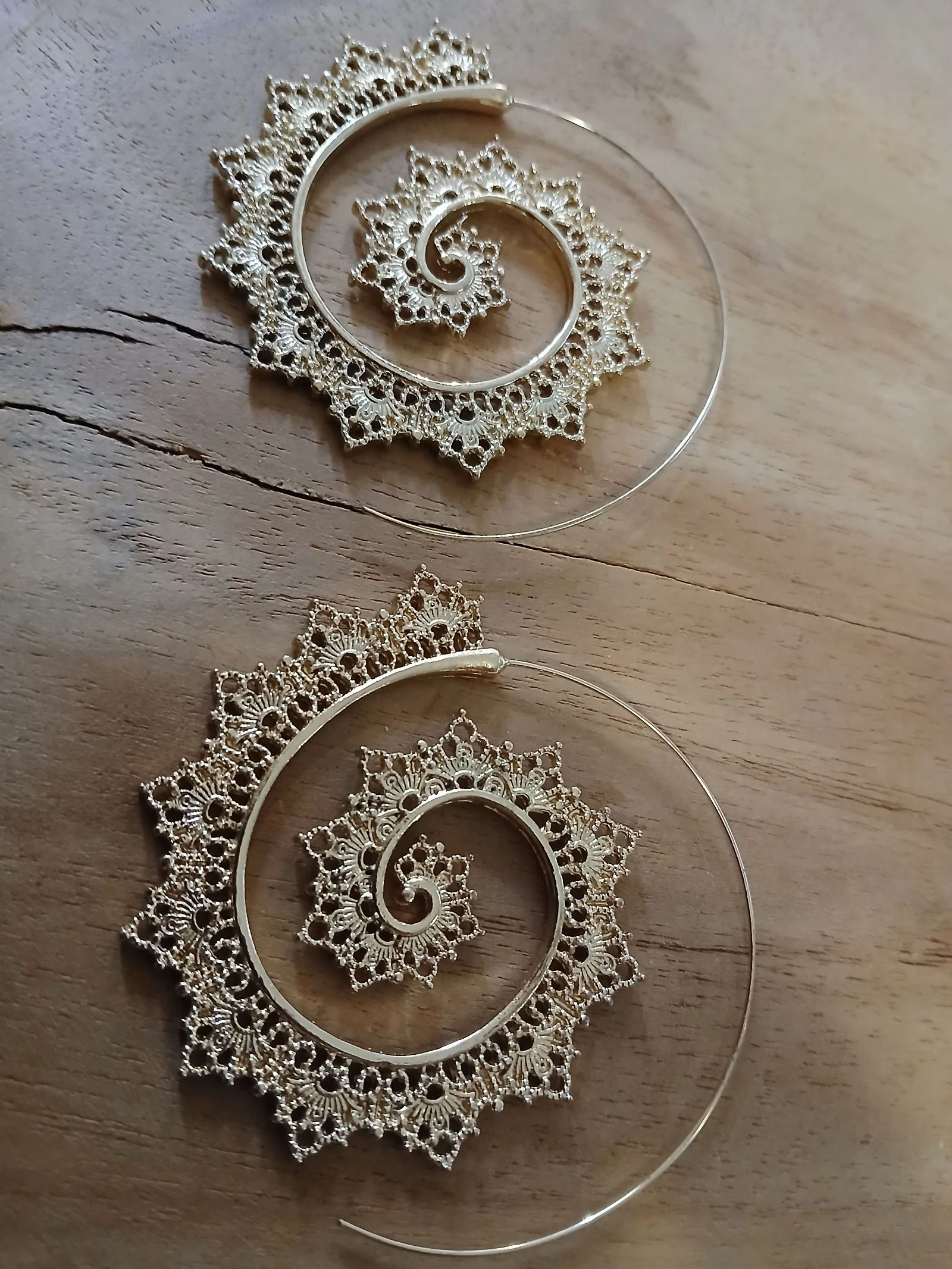 Pendientes dorados y2k – photo 2